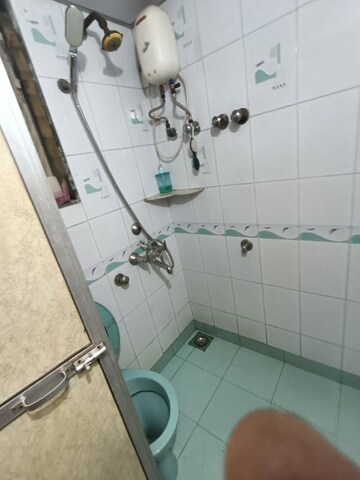 Bathroom in 3.5 BHK Apartment at Vinit Tower, Andheri West – for Rent