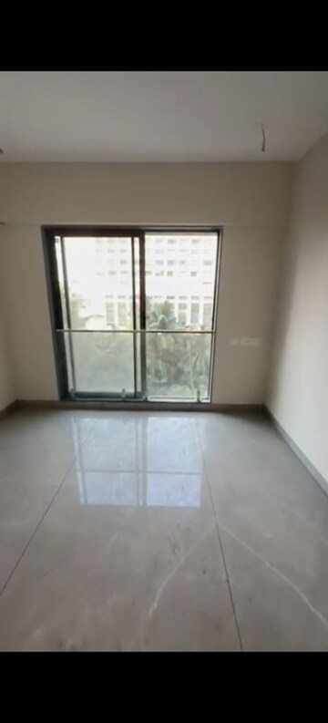Room in 2 BHK Apartment at Hubtown The Premiere, Andheri West – for Rent