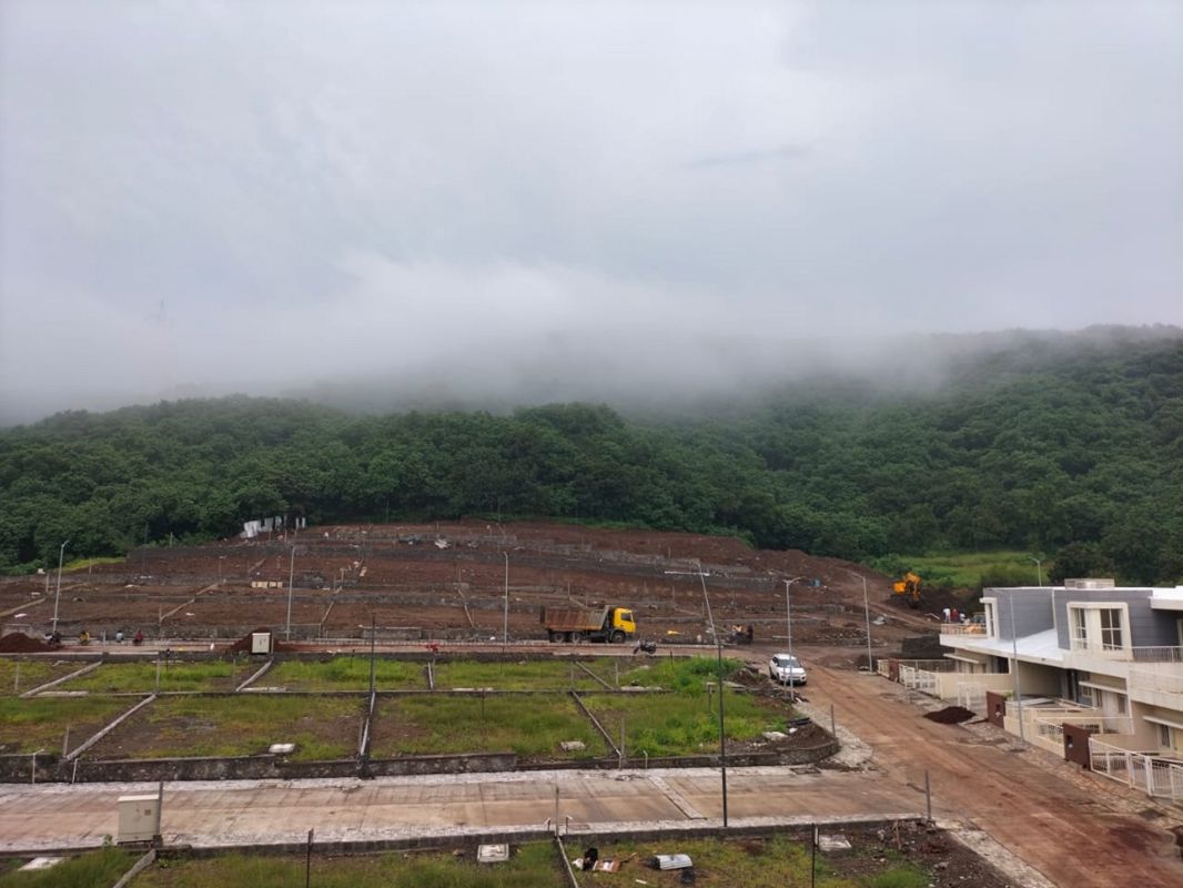 Plot For Sale in Naiknavare Kutumb