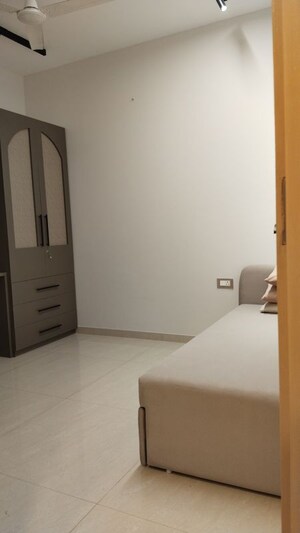 Room in 3 BHK Apartment at Shivaji Park – for Sale