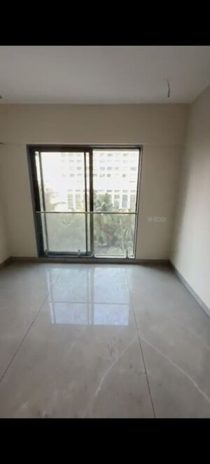 Room in 2 BHK Apartment at Hubtown The Premiere, Andheri West – for Sale