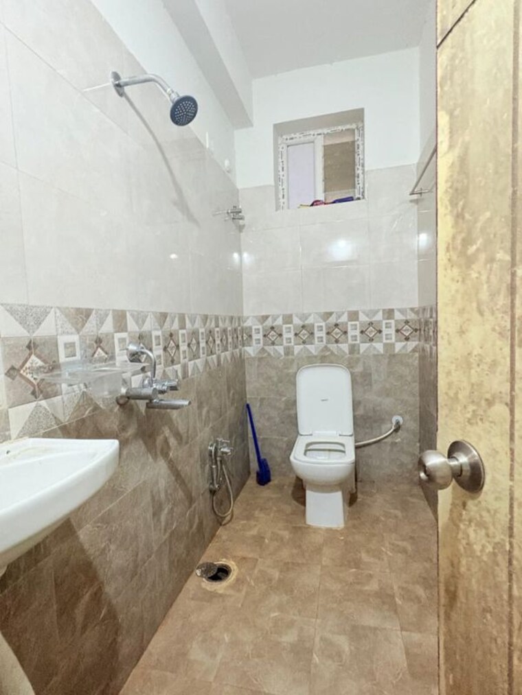 Bathroom, manikonda 3 Bedroom 1700 Sq.Ft. Builder Floor In Manikonda Hyderabad 9980787