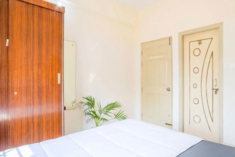 Room, challaghatta 2 Bedroom 20000 Sq.Ft. Apartment In Challaghatta Bangalore 9980797