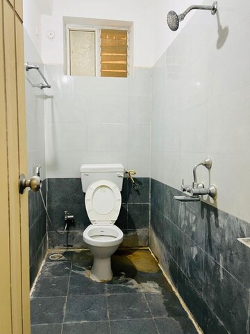 Team Area in 2 BHK Builder Floor at Manikonda – for Rent