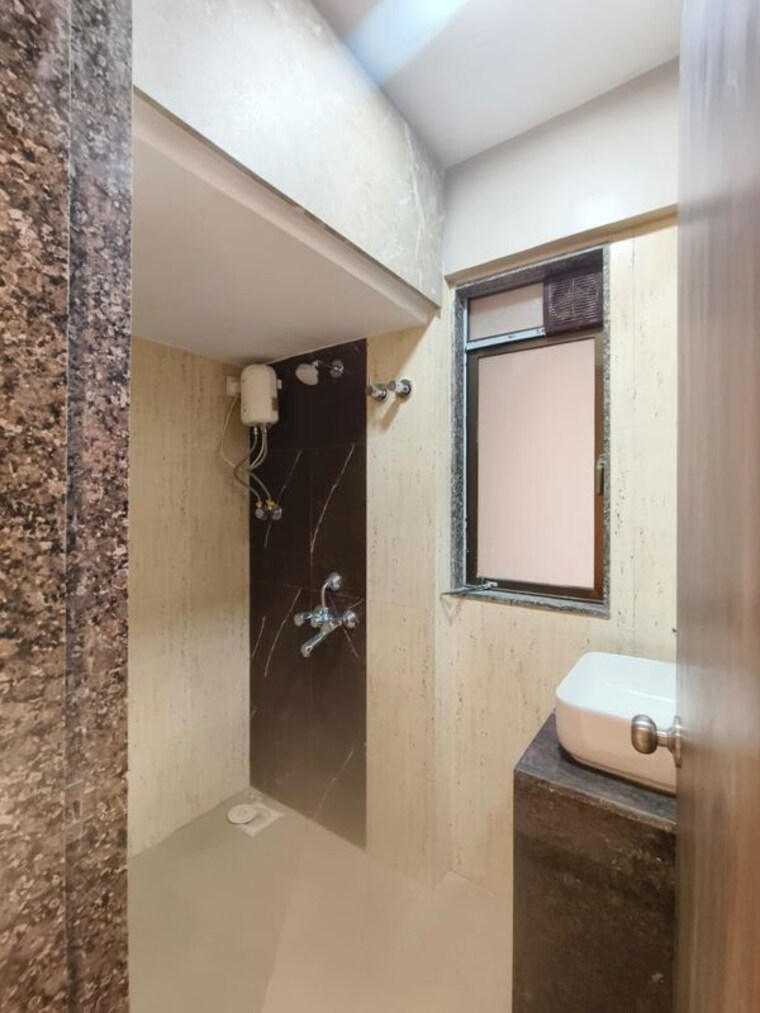 Bathroom, yari road 2 Bedroom 750 Sq.Ft. Apartment In Yari Road Mumbai 9980748