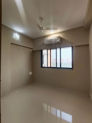 2 BHK Apartment For Rent in Yari Road