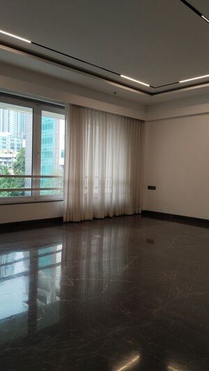 Room in 3 BHK Apartment at Shivaji Park – for Rent