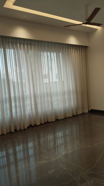 Furnished Amenities in 3 BHK Apartment at Shivaji Park – for Rent