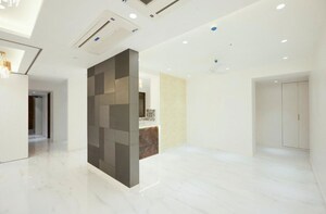 Room in 3 BHK Apartment at Lodha Trump Tower, Worli – for Rent