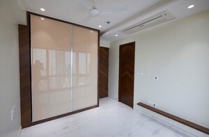 Room in 3 BHK Apartment at Lodha Trump Tower, Worli – for Rent