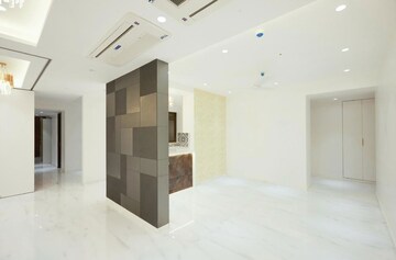 Room in 3 BHK Apartment at Lodha Trump Tower, Worli – for Rent