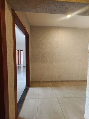 Room in 2 BHK Apartment at Arvind Elan, Kothrud – for Rent