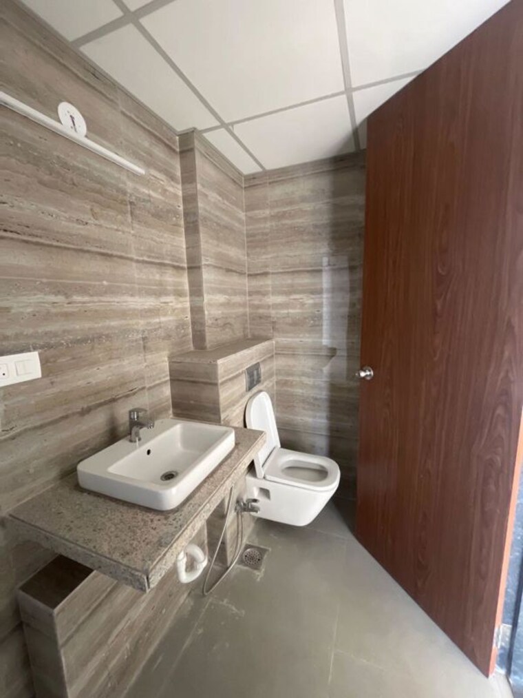 Bathroom, runwal-nirvana 3 Bedroom 1390 Sq.Ft. Apartment In Parel Mumbai 9980917