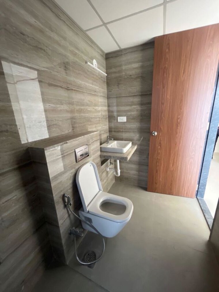 Bathroom, runwal-nirvana 3 Bedroom 1390 Sq.Ft. Apartment In Parel Mumbai 9980917