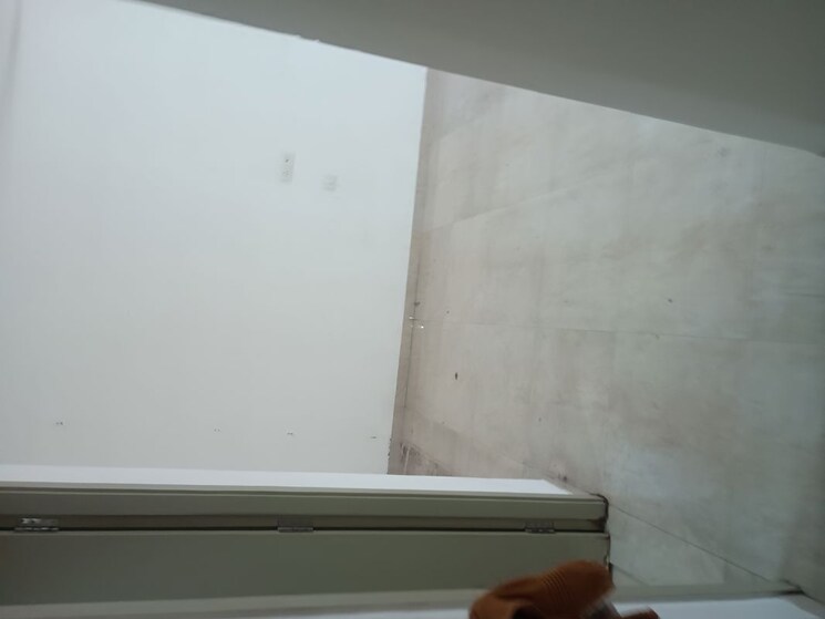 Room, hiranandani-sunrays 2 Bedroom 720 Sq.Ft. Apartment In Ghodbunder Road Thane 9980978