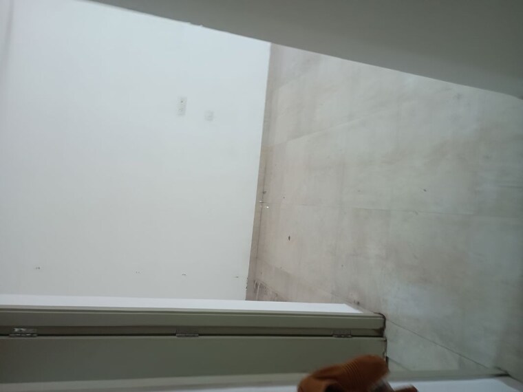 Room, hiranandani-sunrays 2 Bedroom 720 Sq.Ft. Apartment In Ghodbunder Road Thane 9980978