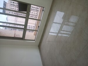 2 BHK Apartment For Rent in Hiranandani Sunrays, Ghodbunder Road