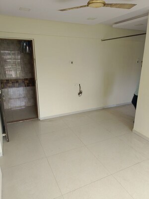 Room in 1 BHK Apartment at Vitthal Kunj Apartment, Kalwa – for Sale