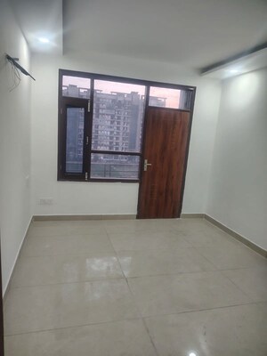 Room in 3 BHK Apartment at Dhakoli – for Rent