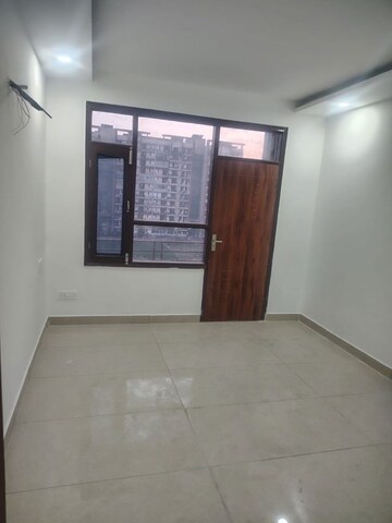 Room in 3 BHK Apartment at Dhakoli – for Rent
