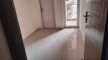 Room in 2 BHK Apartment at Signature Global City, Sector 37d – for Rent