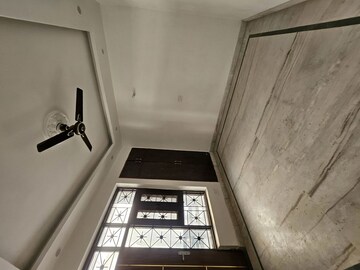 Furnished Amenities in 3 BHK Builder Floor at Green Fields Colony – for Sale