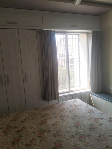 Room in 3 BHK Apartment at Kolte Maestros, Wanowrie – for Rent