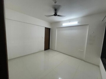 Room in 2 BHK Apartment at Bhaktamar Residency, Wadgaon Sheri – for Rent