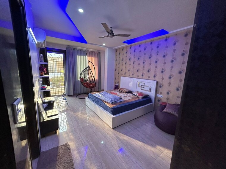 Bedroom, connaught place 3 Bedroom 2210 Sq.Ft. Builder Floor In Connaught Place Delhi 9981498