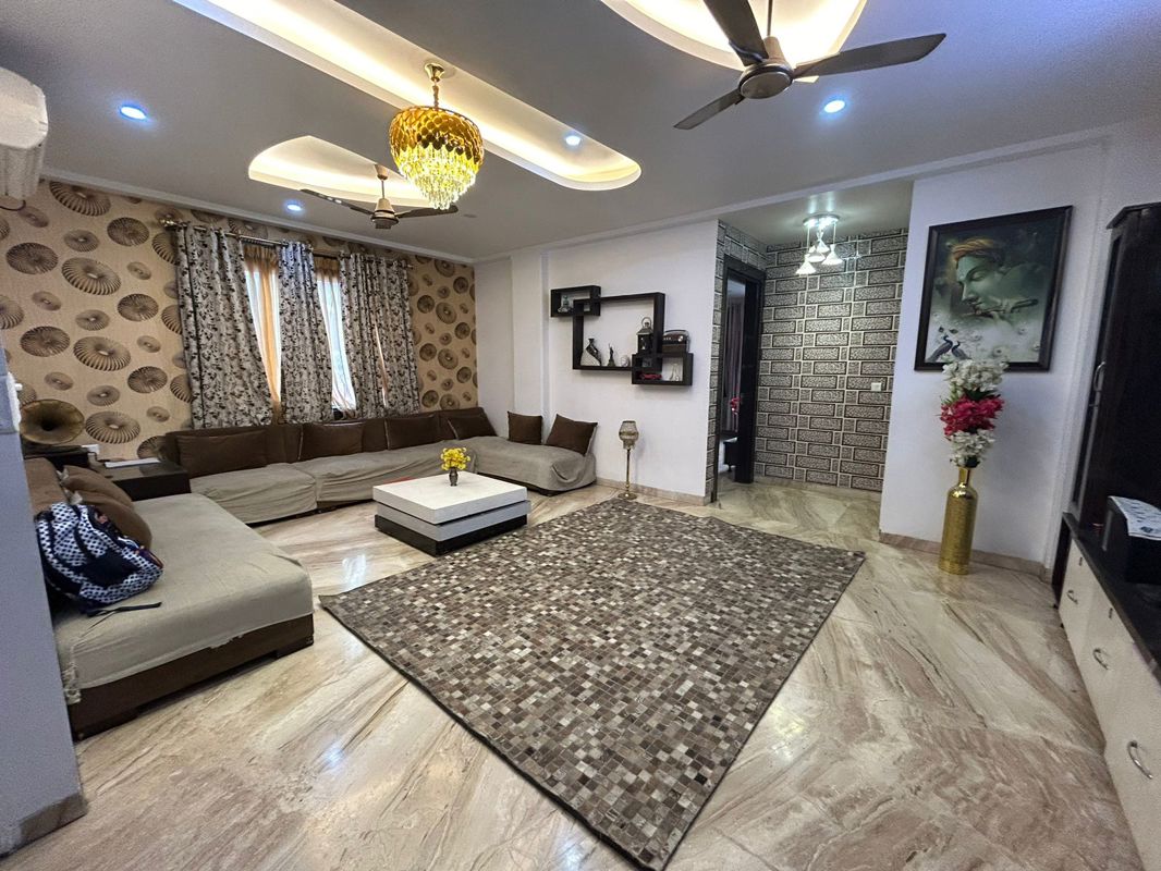 3 BHK + Pooja Room,Extra Room Builder Floor For Rent in Connaught Place