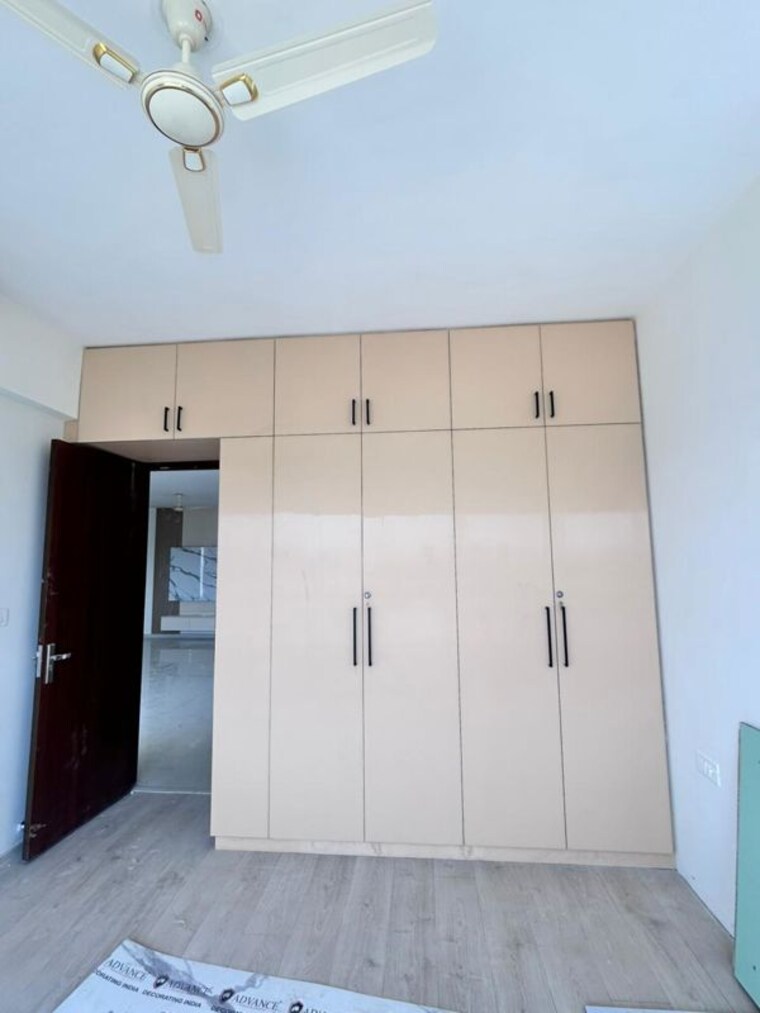 Room, shapoorji-pallonji-joyville-phase-2 3 Bedroom 1857 Sq.Ft. Apartment In Sector 102 Gurgaon 9981476