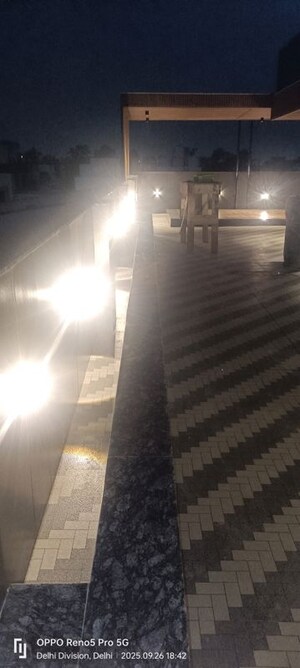 Parking in 3 BHK Builder Floor at Janakpuri – for Sale