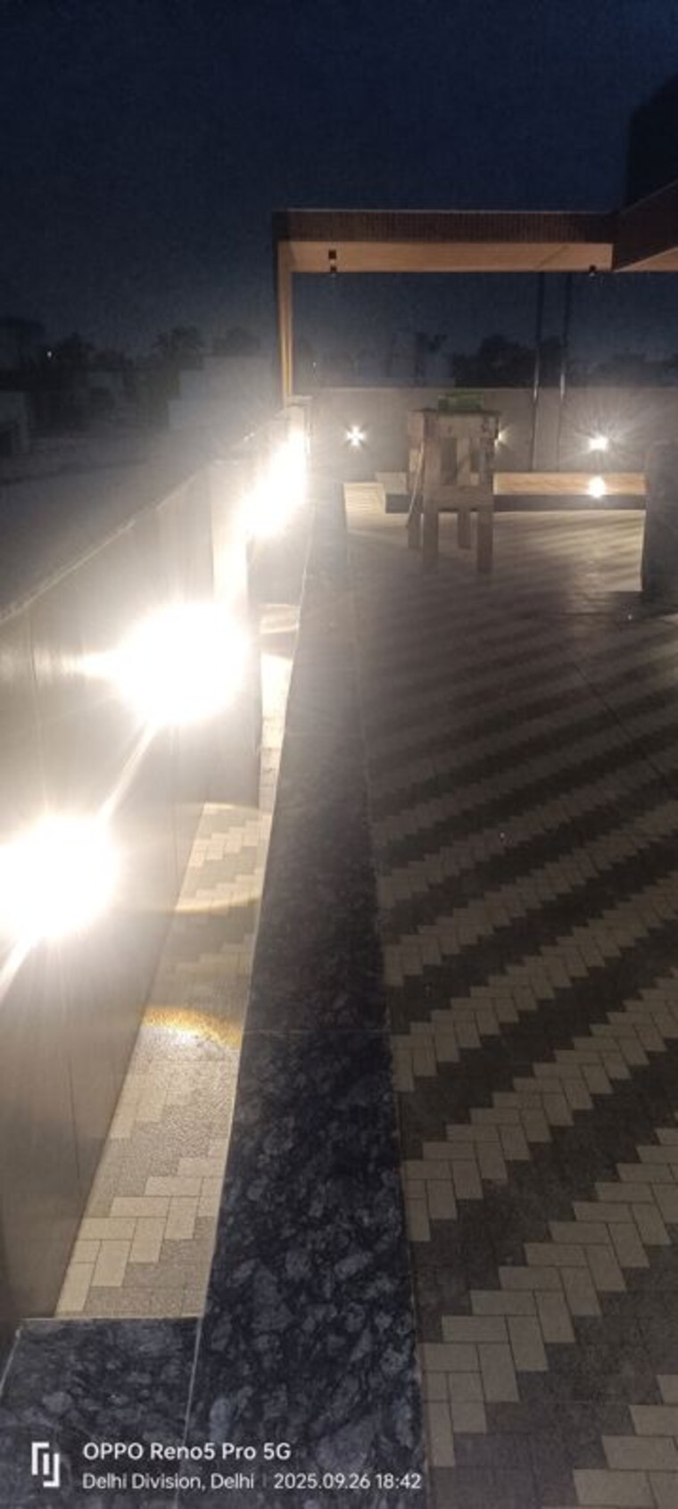  Parking, janakpuri 3 Bedroom 1350 Sq.Ft. Builder Floor In Janakpuri Delhi 9981692