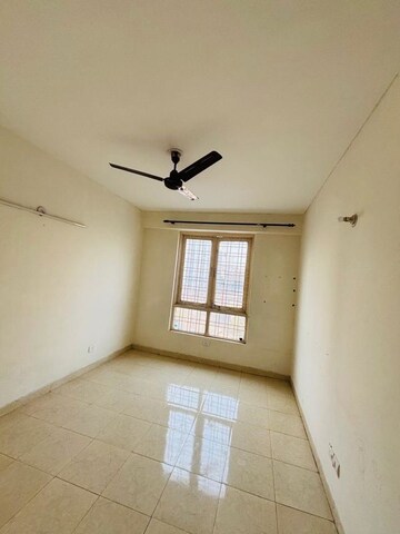 Room in 3 BHK Apartment at Tulip White, Sector 69 – for Sale