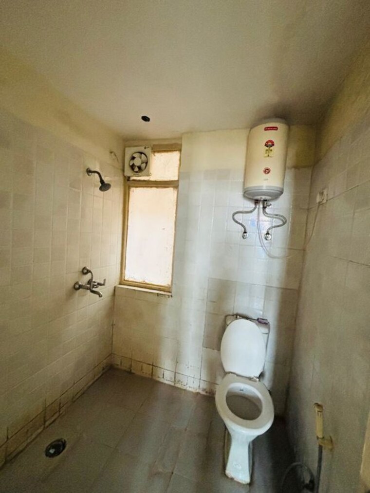 Bathroom, tulip-white 3 Bedroom 1326 Sq.Ft. Apartment In Sector 69 Gurgaon 9981752