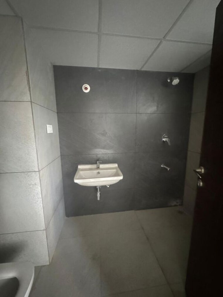 Bathroom, frontline-seven 3 Bedroom 1910 Sq.Ft. Apartment In Gandipet Hyderabad 9714999
