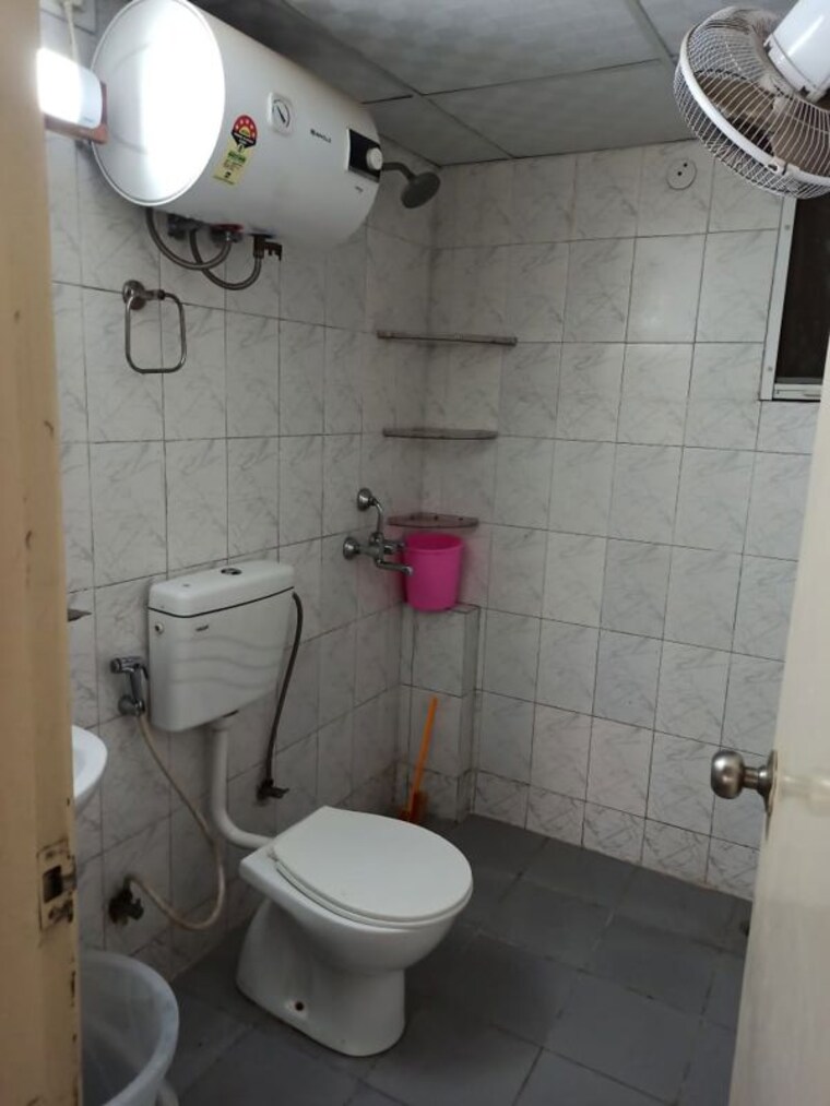 Bathroom, zara-aavaas 2 Bedroom 675 Sq.Ft. Builder Floor In Sector 104 Gurgaon 9981767