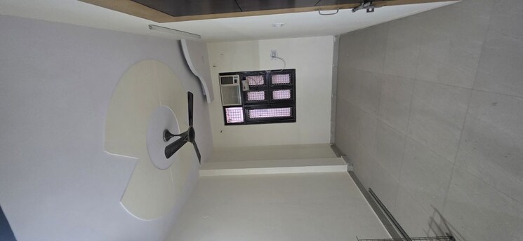  Parking, vishwas park 2 Bedroom 50 Sq.Yd. Builder Floor In Vishwas Park Delhi 9981792