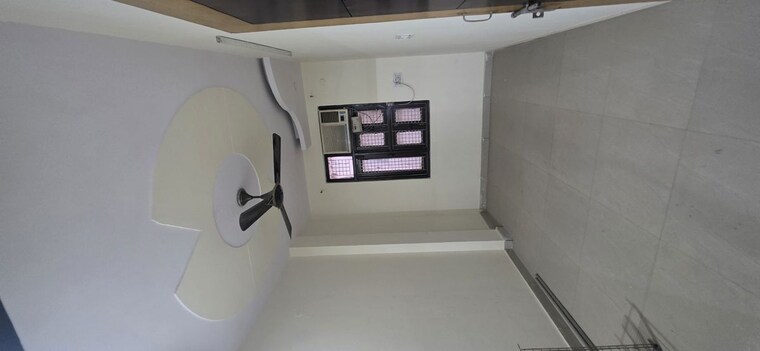  Parking, vishwas park 2 Bedroom 50 Sq.Yd. Builder Floor In Vishwas Park Delhi 9981792