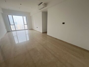 Room in 4 BHK Apartment at Lodha Parkside, Worli – for Sale