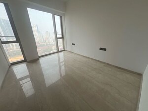 Room in 4 BHK Apartment at Lodha Parkside, Worli – for Sale