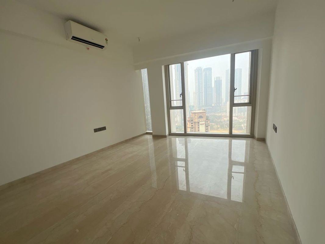 4 BHK + Servant Room,Study Room 2110 Sq.Ft. Apartment in Lodha Parkside