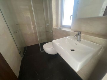 Team Area in 4 BHK Apartment at Lodha Parkside, Worli – for Sale