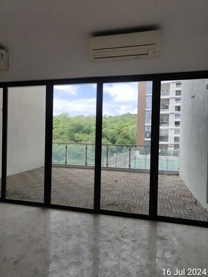 Room in 4 BHK Apartment at Gera Isle Royale, Bavdhan – for Sale