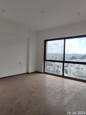 Room in 4 BHK Apartment at Gera Isle Royale, Bavdhan – for Sale