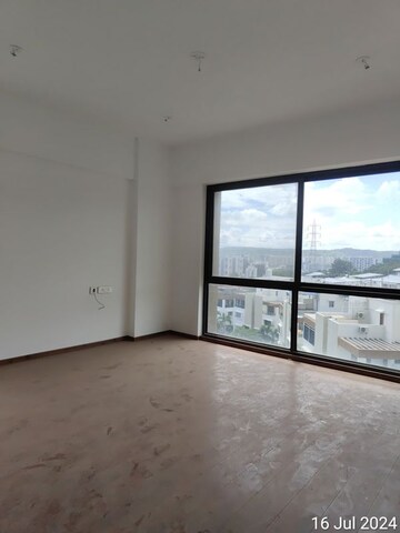 Room in 4 BHK Apartment at Gera Isle Royale, Bavdhan – for Sale