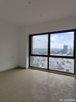 Room in 4 BHK Apartment at Gera Isle Royale, Bavdhan – for Sale