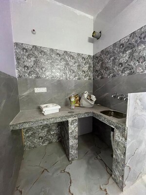 Team Area in 1 BHK Builder Floor at Saket – for Rent