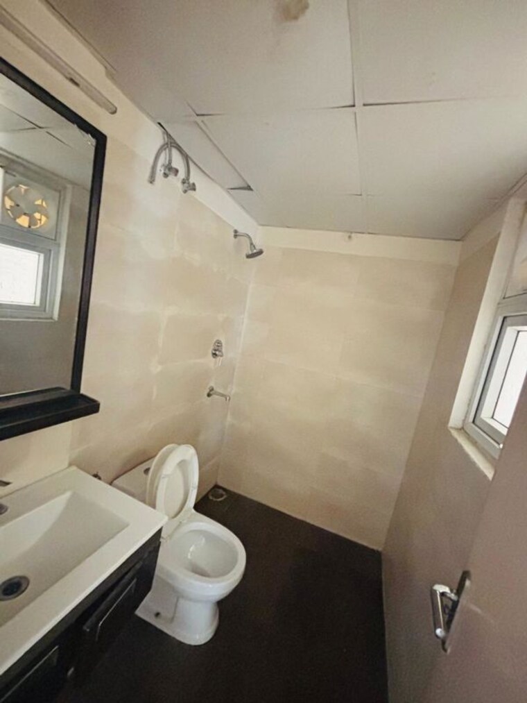 Bathroom, tulip-violet 3 Bedroom 1578 Sq.Ft. Apartment In Sector 69 Gurgaon 9981914
