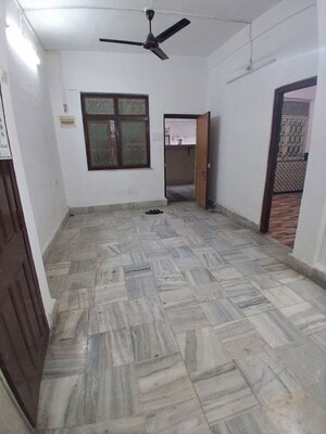 Room in 2 BHK Apartment at Sindhu Wadi Apartment, Ghatkopar East – for Rent